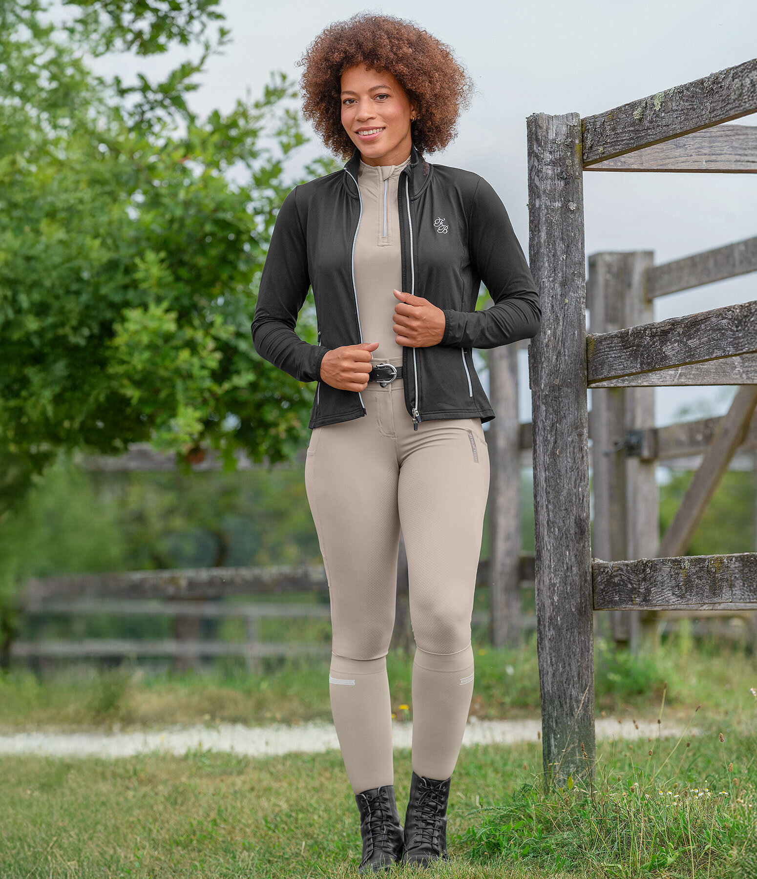 Damen-Outfit Nia in schwarz