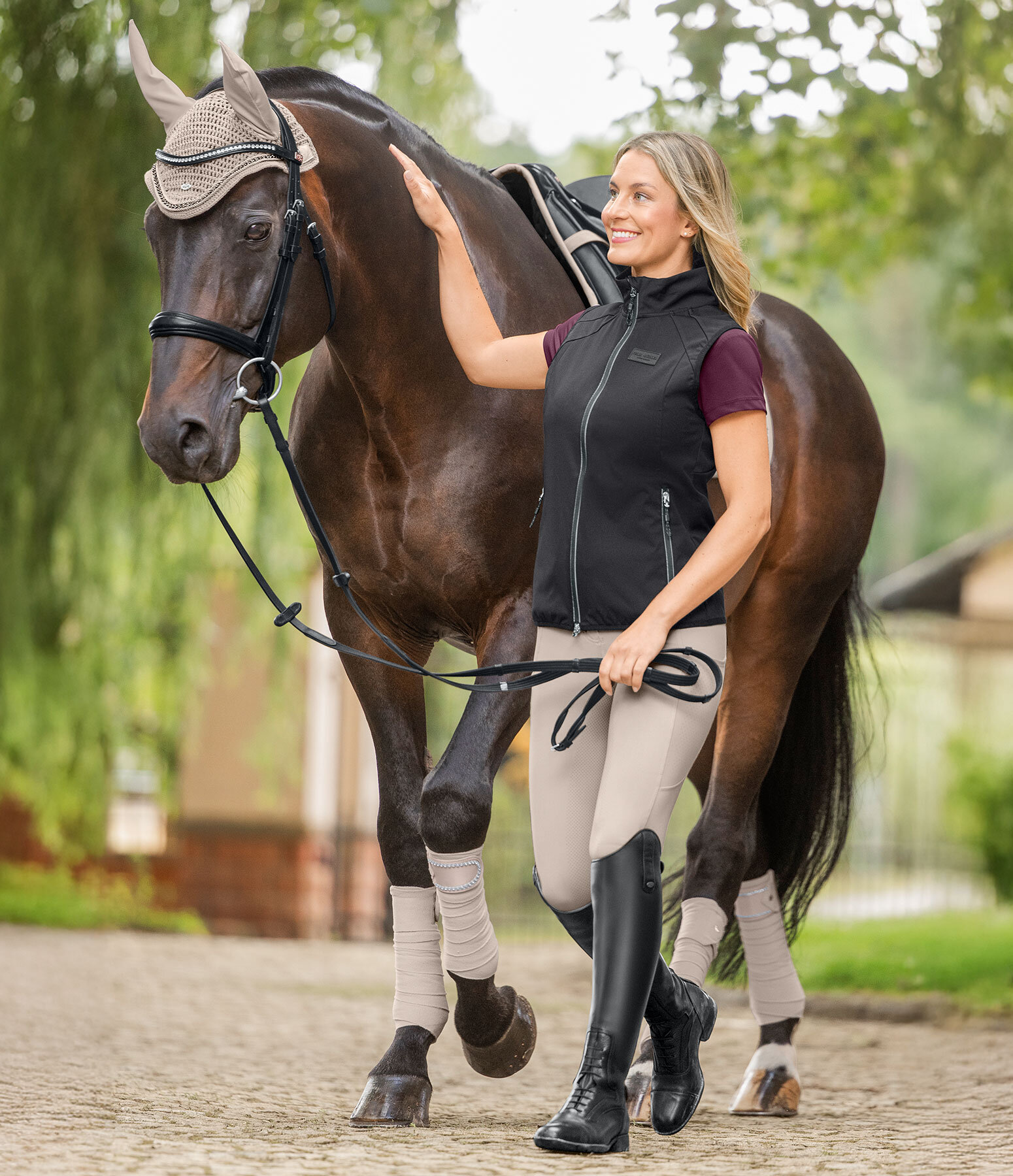 Damen-Outfit Leona in schwarz