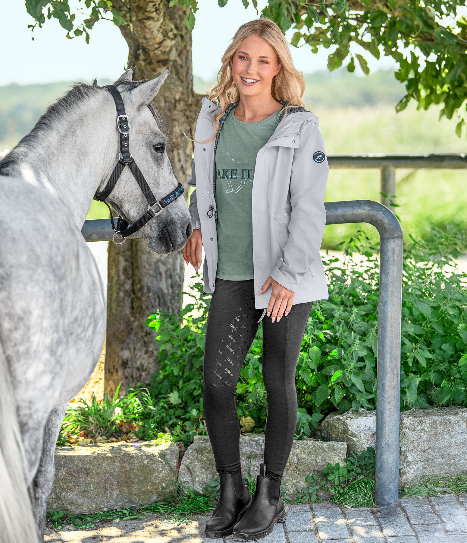 Island-Outfit Stormur in grau
