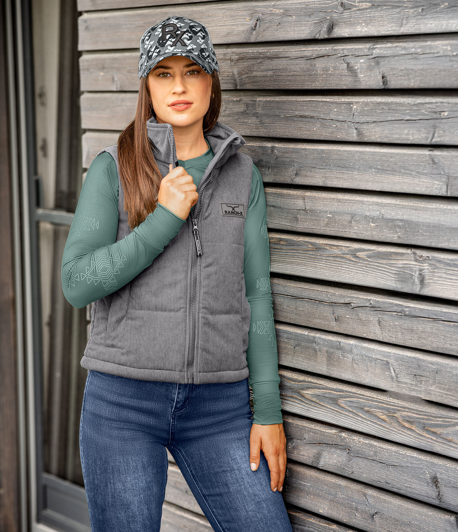Western-Outfit Tate in titan