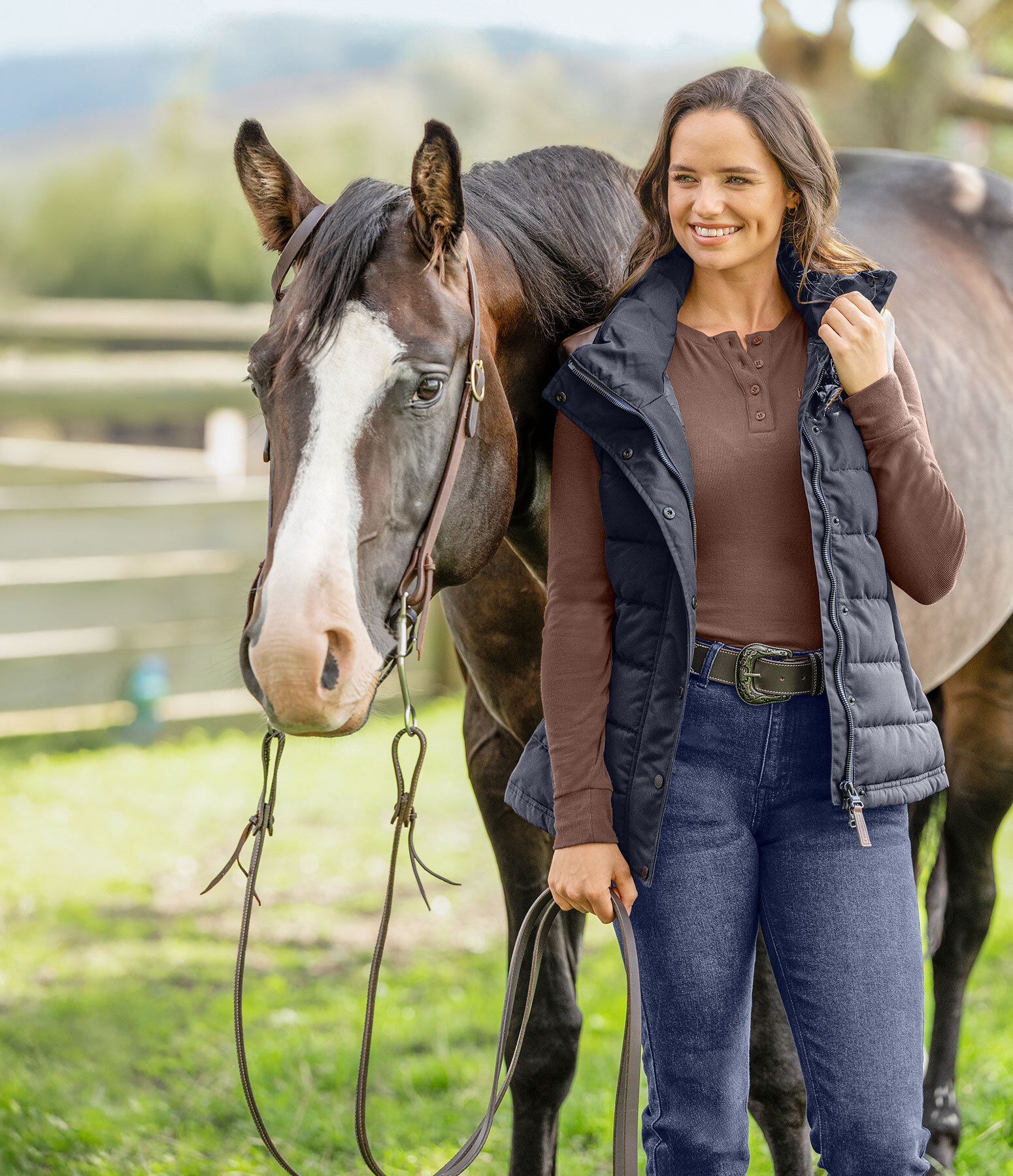 Western-Outfit Liza in mandel