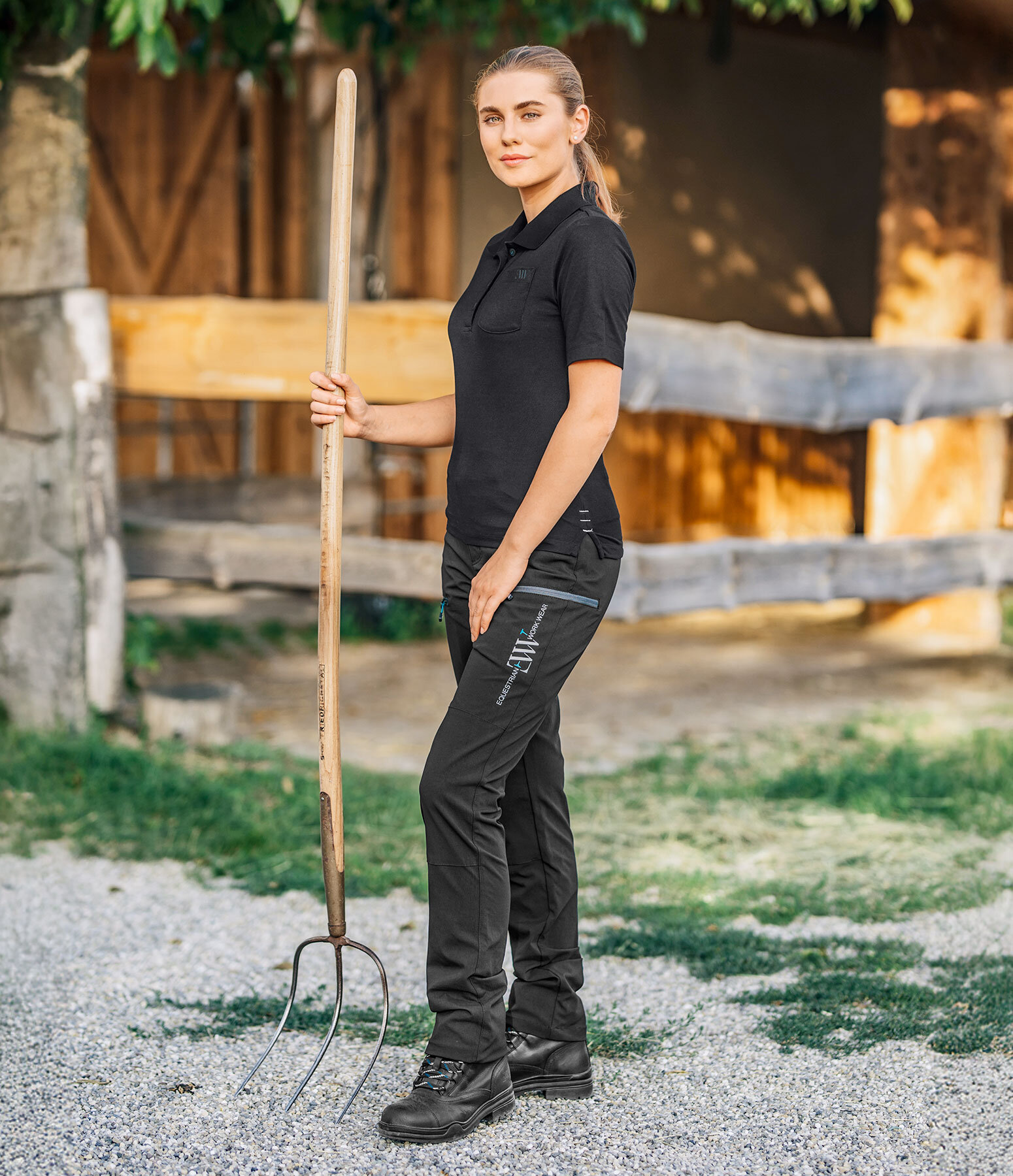Outfit Ganzjahres-Stretch-Outdoorhose in schwarz