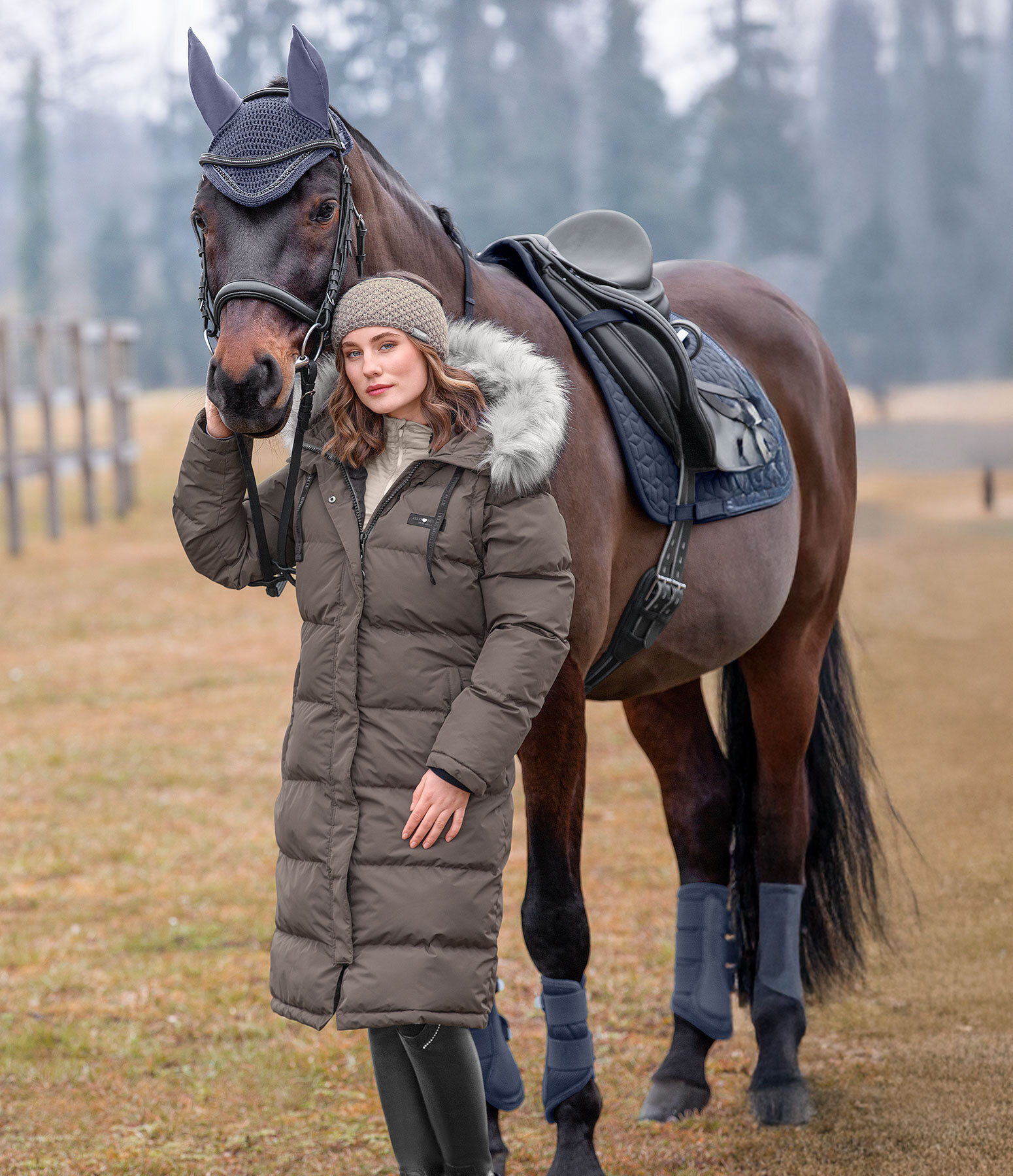 Damen-Outfit Elenor in dark-taupe