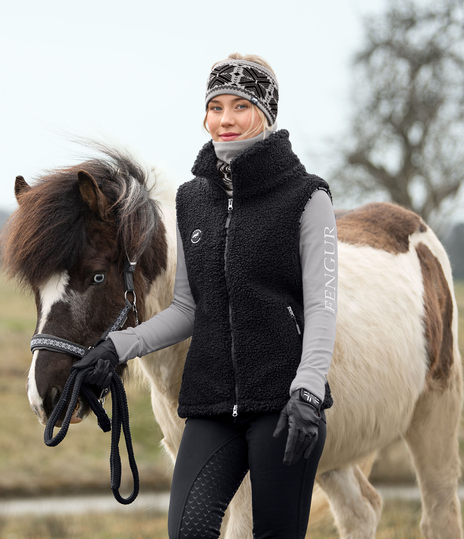 Island-Outfit Sjana in cloudy-grey
