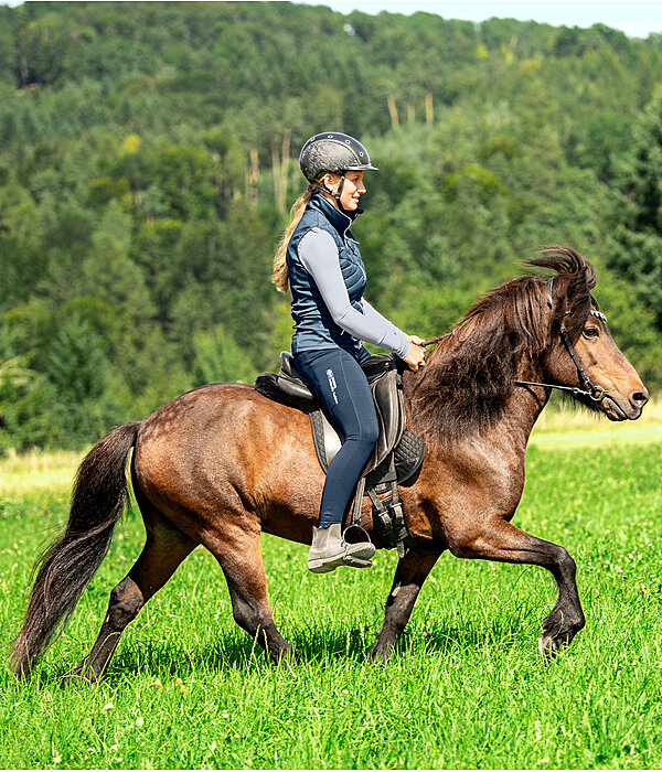 Island-Outfit Myrkur in nachtblau