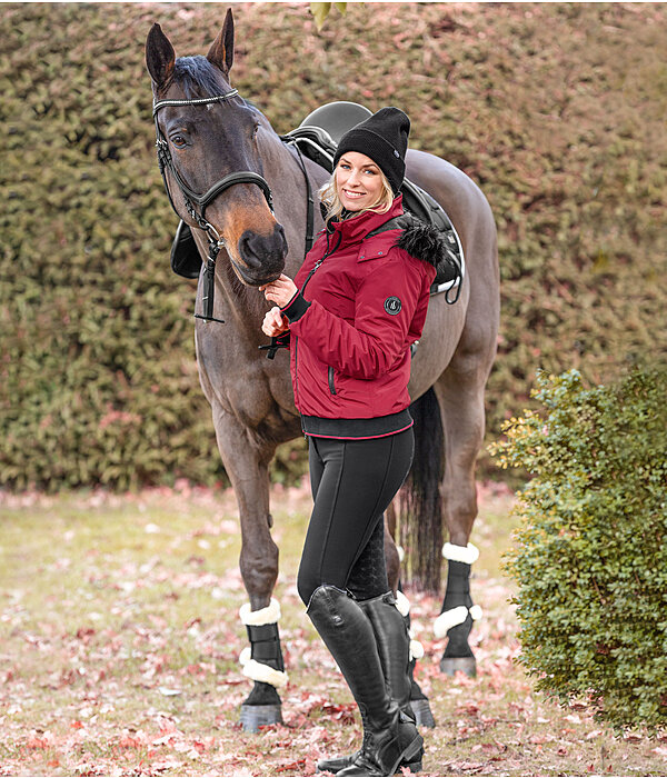 Damen-Outfit Elisa in kirsche